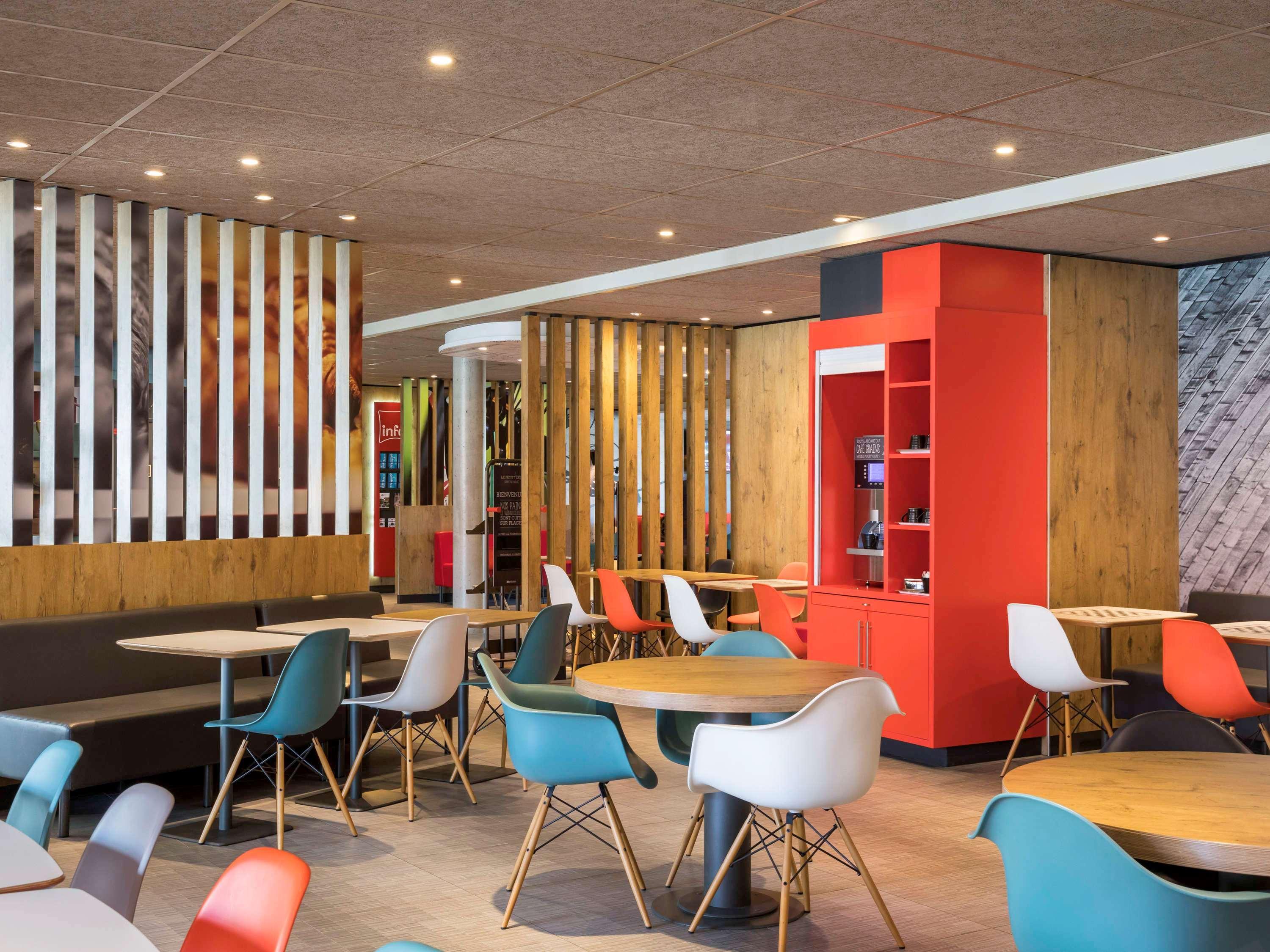 Ibis Saint Quentin En Yvelines - Velodrome Hotel Montigny-le-Bretonneux Exterior photo