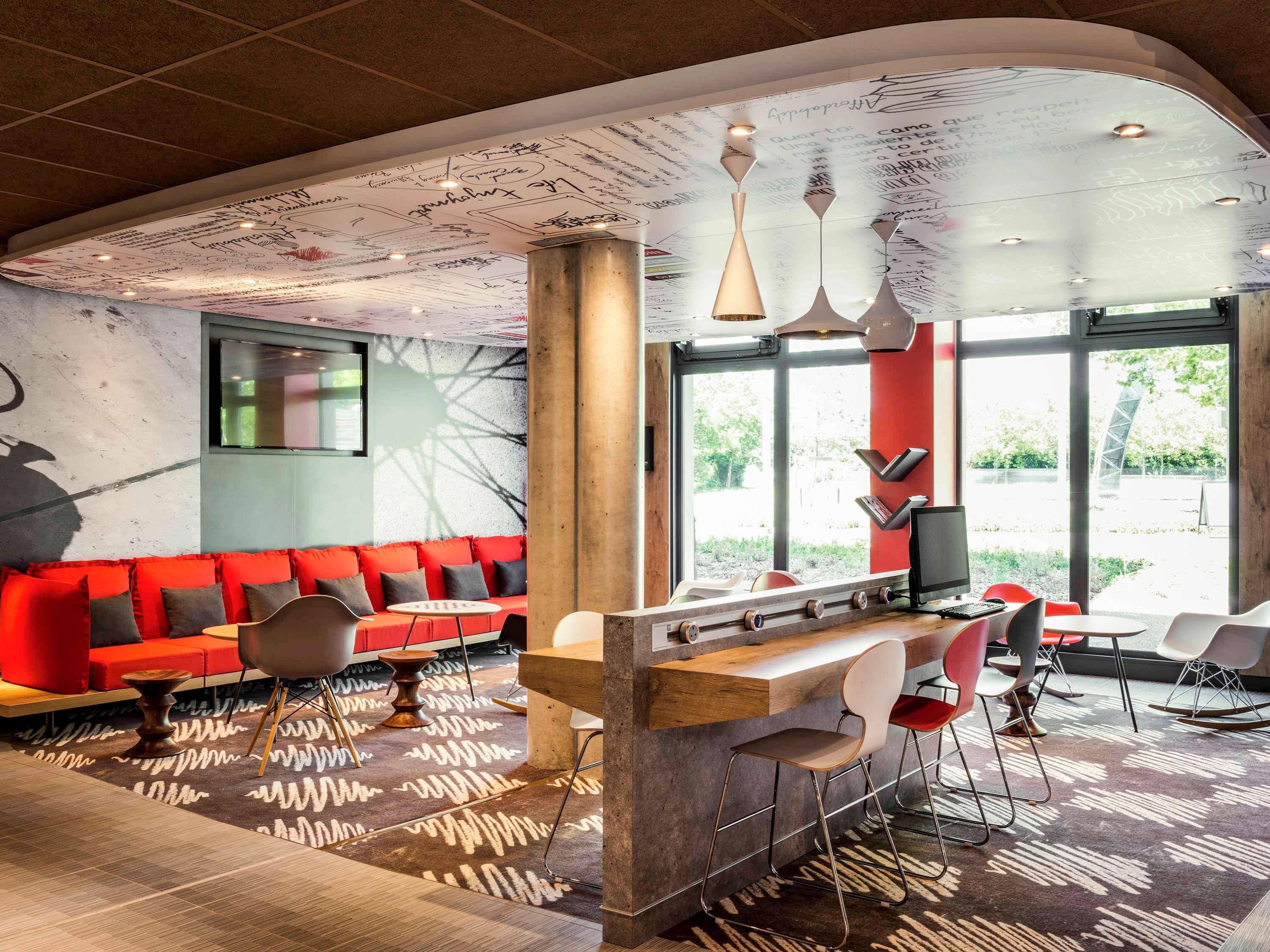Ibis Saint Quentin En Yvelines - Velodrome Hotel Montigny-le-Bretonneux Exterior photo