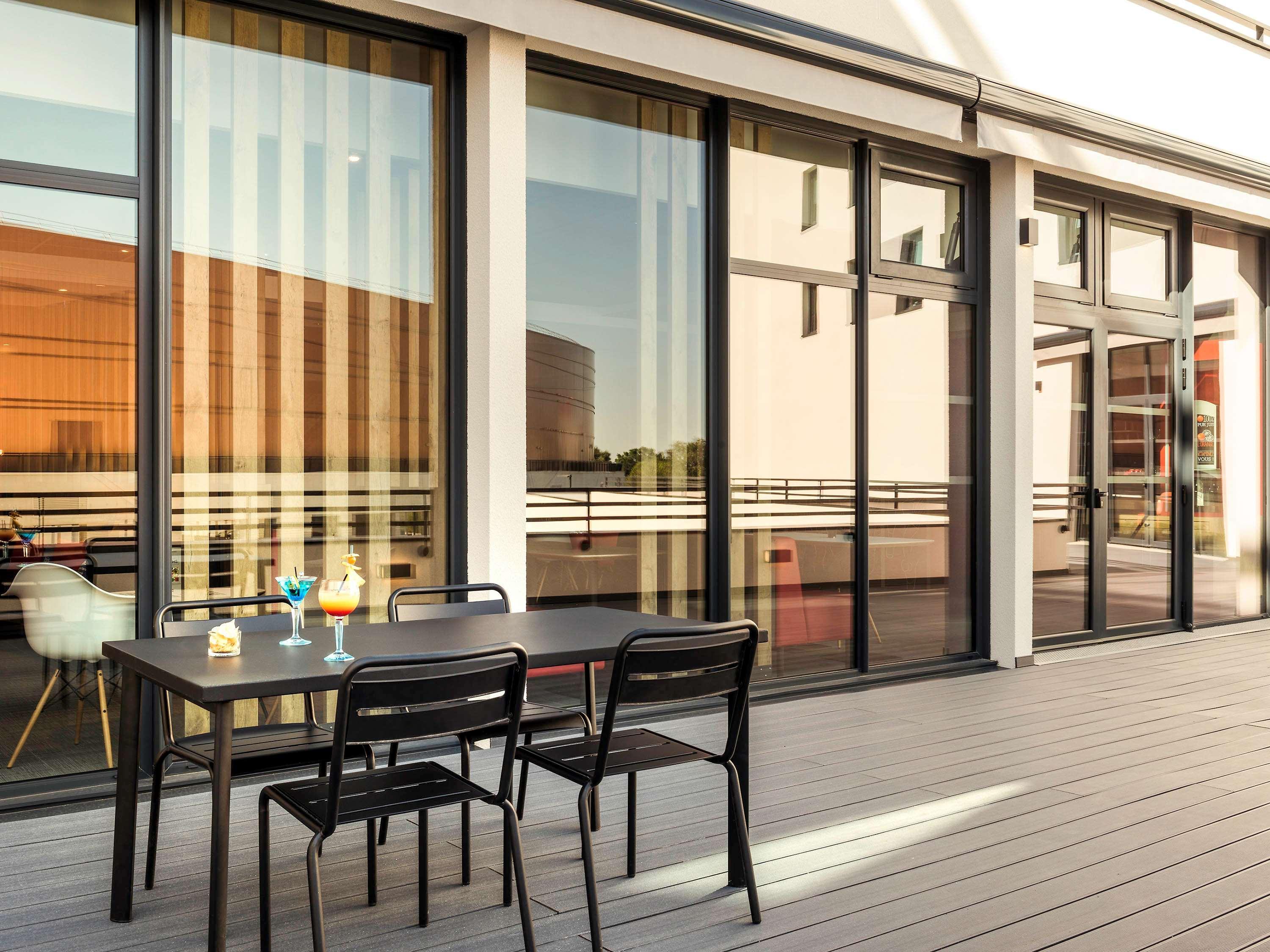 Ibis Saint Quentin En Yvelines - Velodrome Hotel Montigny-le-Bretonneux Exterior photo