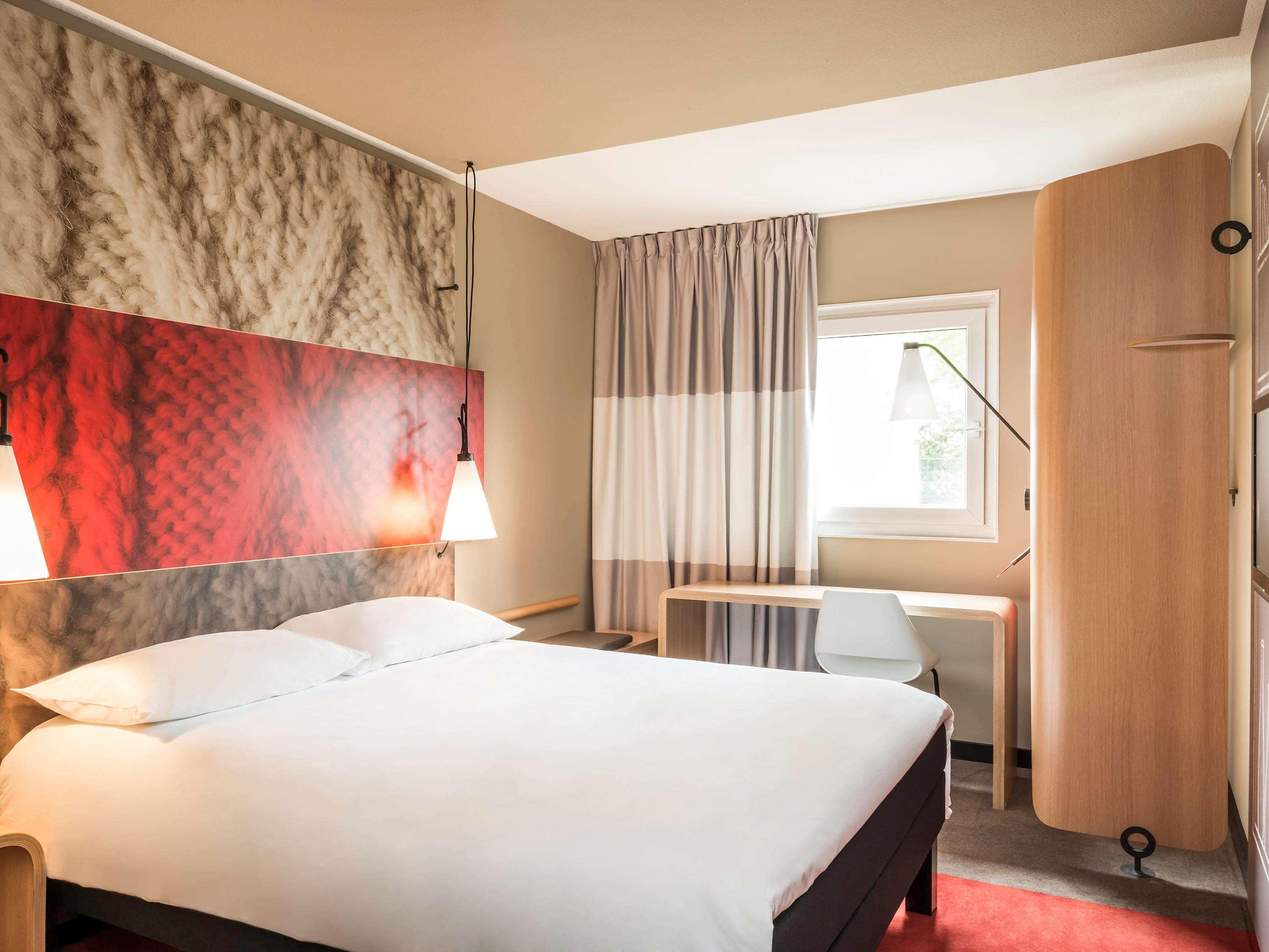 Ibis Saint Quentin En Yvelines - Velodrome Hotel Montigny-le-Bretonneux Exterior photo