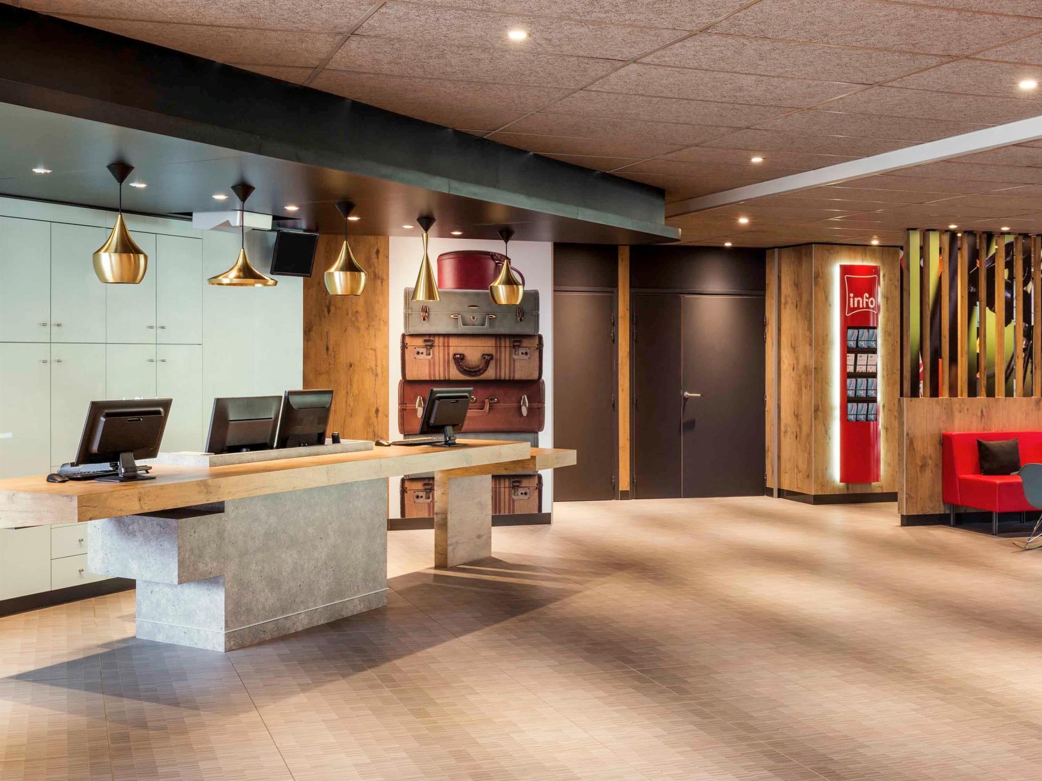 Ibis Saint Quentin En Yvelines - Velodrome Hotel Montigny-le-Bretonneux Exterior photo