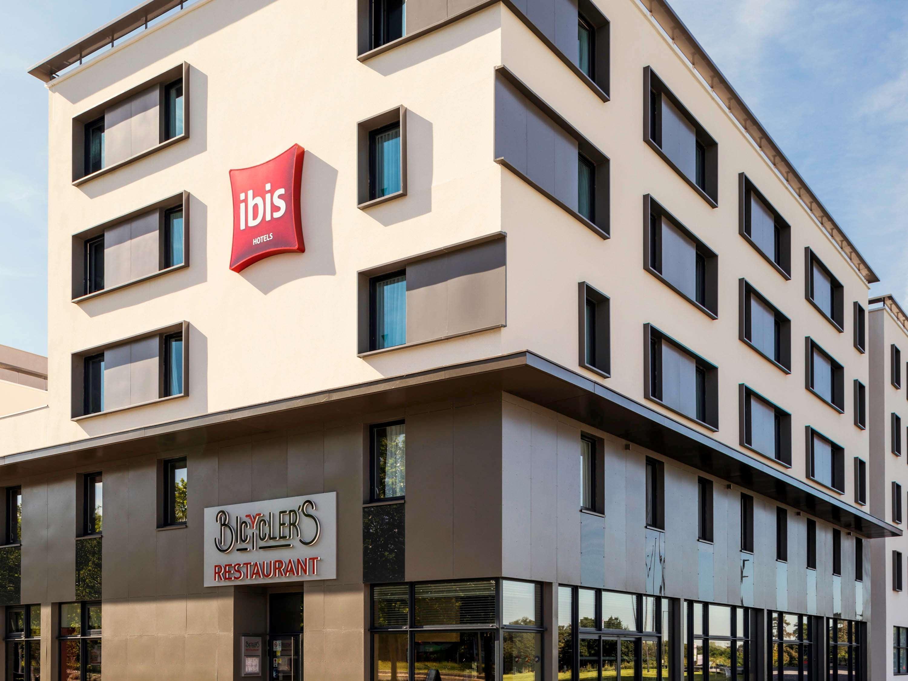 Ibis Saint Quentin En Yvelines - Velodrome Hotel Montigny-le-Bretonneux Exterior photo