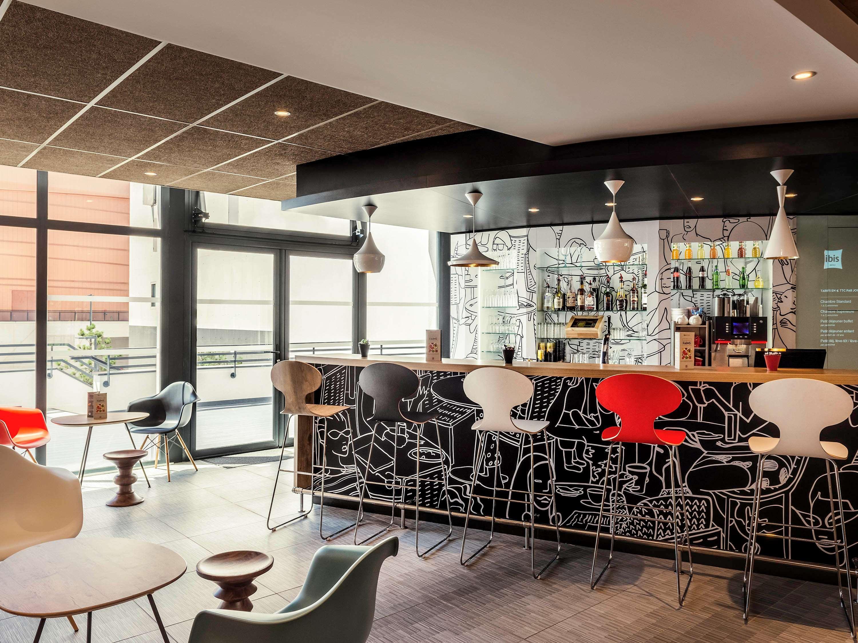 Ibis Saint Quentin En Yvelines - Velodrome Hotel Montigny-le-Bretonneux Exterior photo