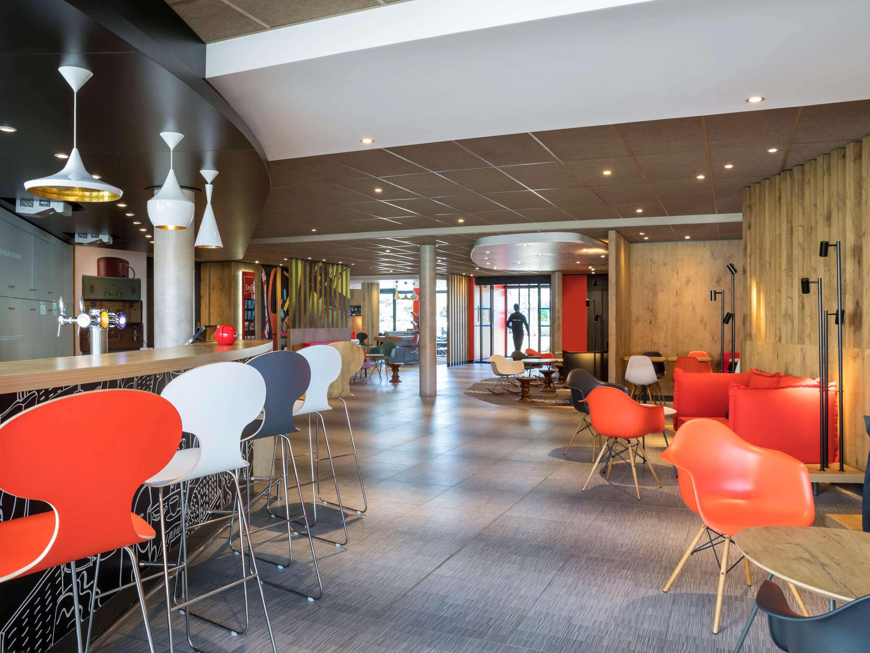 Ibis Saint Quentin En Yvelines - Velodrome Hotel Montigny-le-Bretonneux Exterior photo